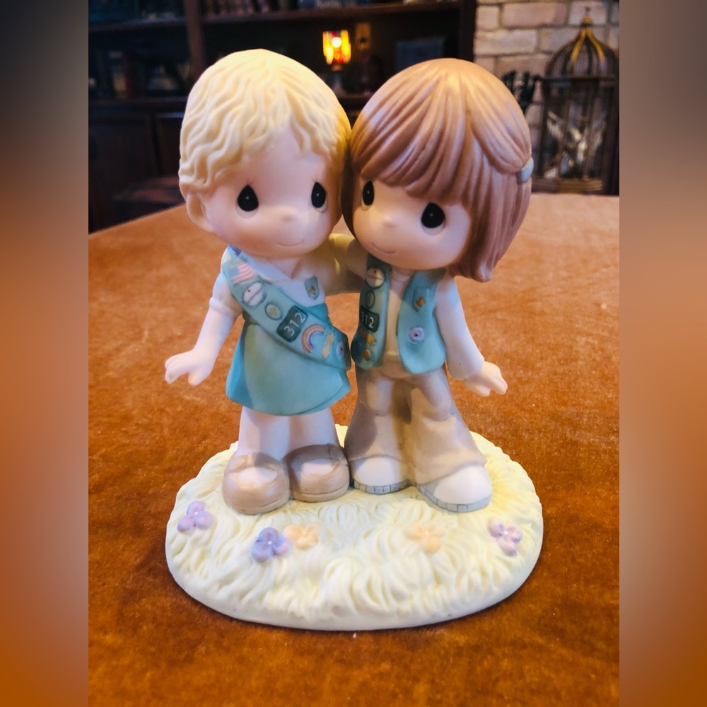 Precious Moments Girl Scouting brings friends together 2010